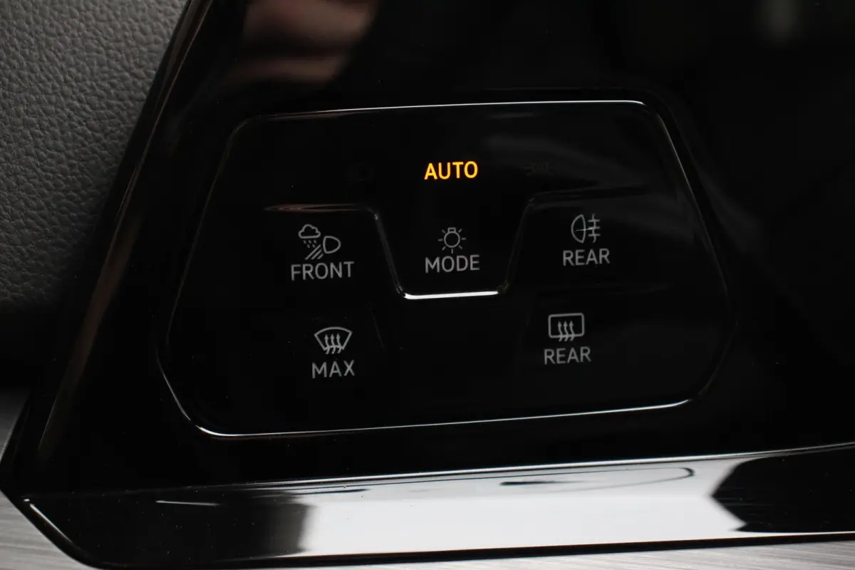 1.5 eTSI 150pk DSG Style Navigatie Apple Carplay/Android Auto Adaptive Cruise Control Parkeersensoren Camera Stoel-en stuurverwarming Blind Spot Assist Ledverlichting voor