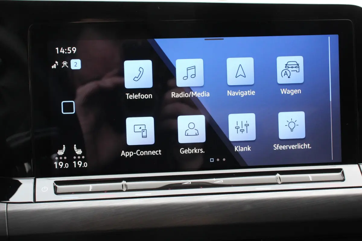 1.5 eTSI 150pk DSG Style Navigatie Apple Carplay/Android Auto Adaptive Cruise Control Parkeersensoren Camera Stoel-en stuurverwarming Blind Spot Assist Ledverlichting voor