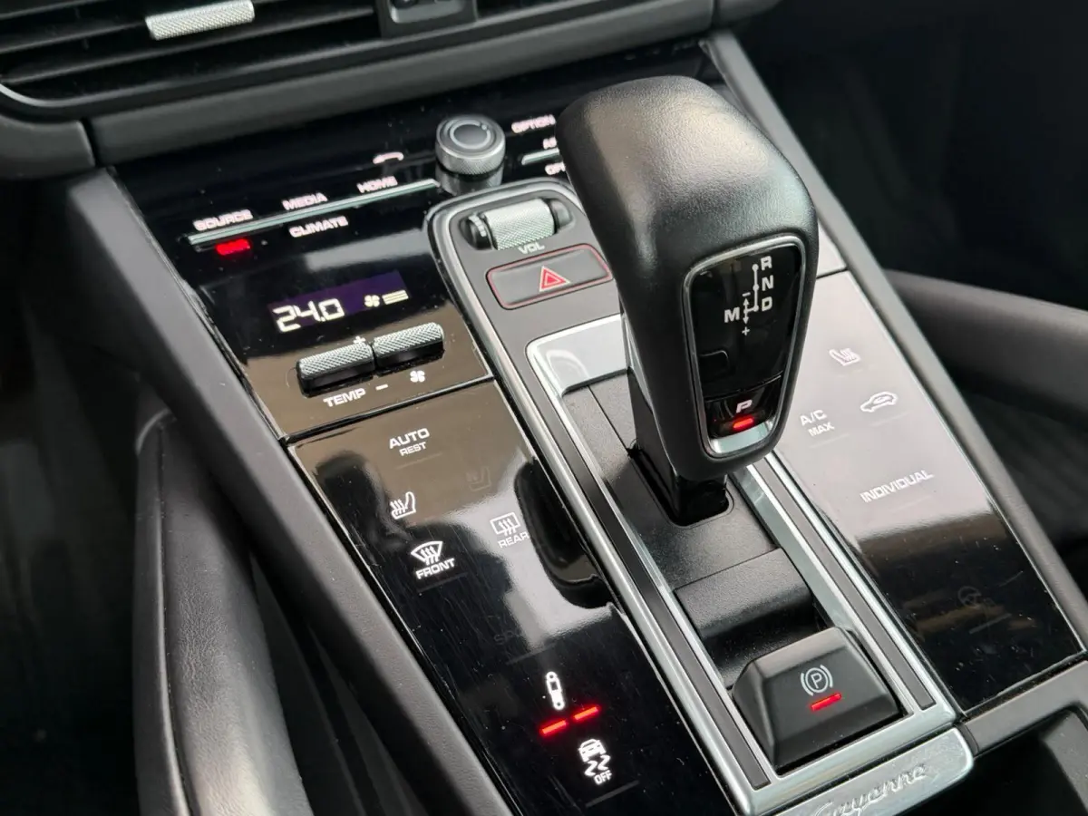 3.0 E-Hybrid Platinum Edition Approved 9-27