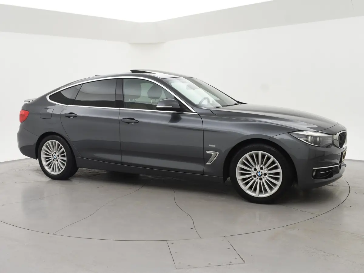320i 184 PK + PANORAMA | LEDER | NAVI PRO | LED | STOELVERWARMING