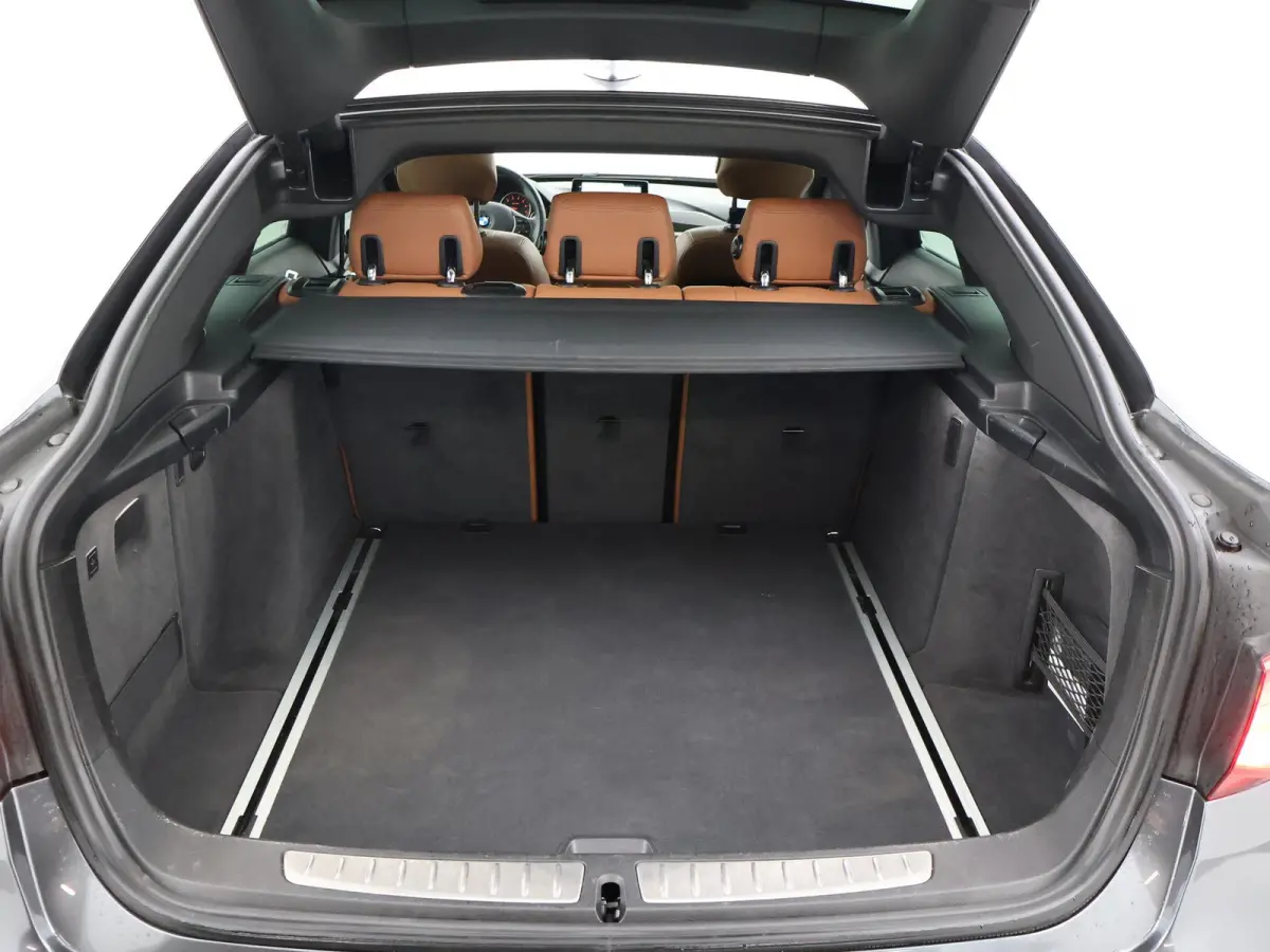 320i 184 PK + PANORAMA | LEDER | NAVI PRO | LED | STOELVERWARMING