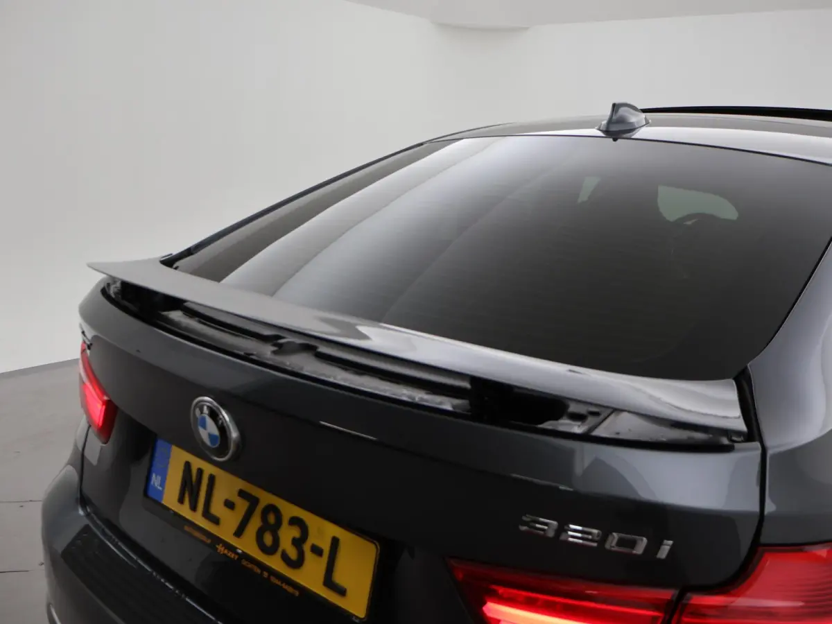 320i 184 PK + PANORAMA | LEDER | NAVI PRO | LED | STOELVERWARMING