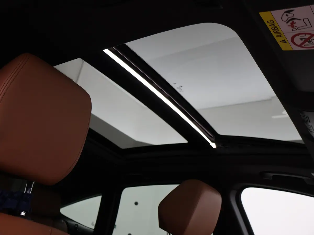 320i 184 PK + PANORAMA | LEDER | NAVI PRO | LED | STOELVERWARMING
