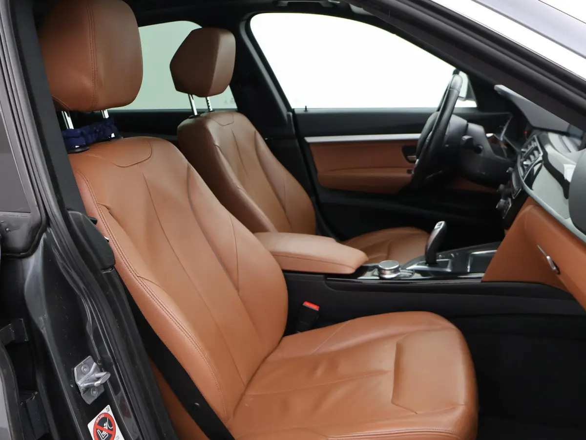 320i 184 PK + PANORAMA | LEDER | NAVI PRO | LED | STOELVERWARMING