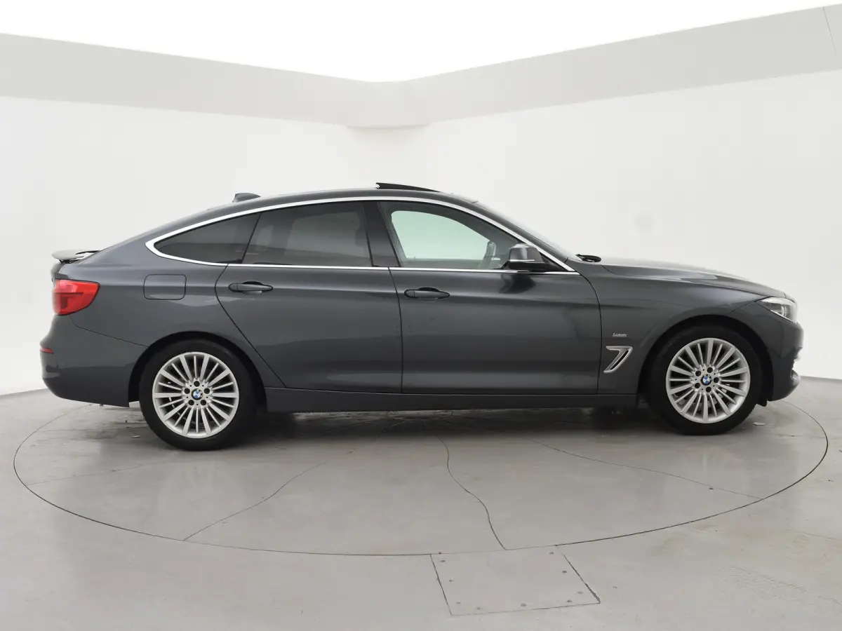 320i 184 PK + PANORAMA | LEDER | NAVI PRO | LED | STOELVERWARMING