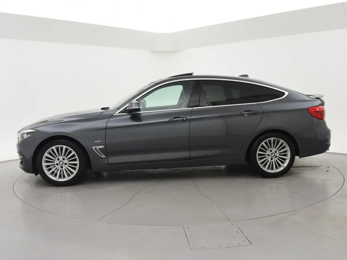 320i 184 PK + PANORAMA | LEDER | NAVI PRO | LED | STOELVERWARMING