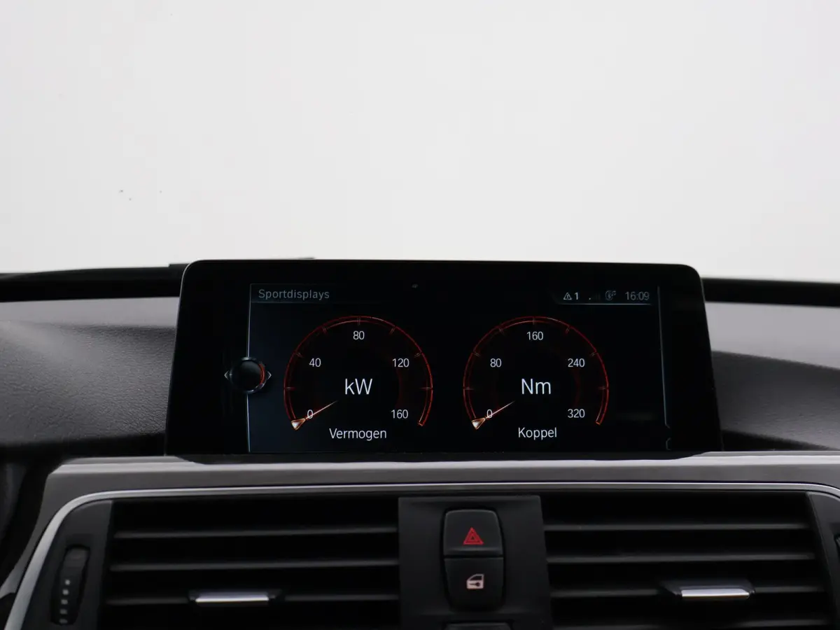 320i 184 PK + PANORAMA | LEDER | NAVI PRO | LED | STOELVERWARMING