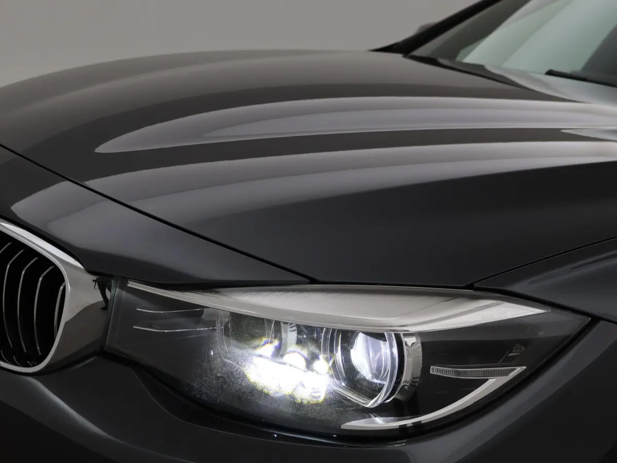 320i 184 PK + PANORAMA | LEDER | NAVI PRO | LED | STOELVERWARMING