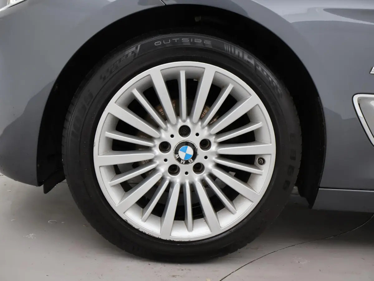 320i 184 PK + PANORAMA | LEDER | NAVI PRO | LED | STOELVERWARMING