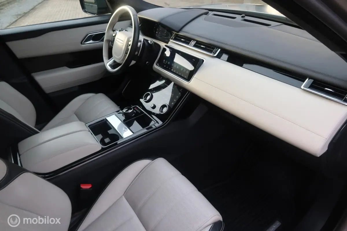 3.0 V6 AWD R-Dynamic HSE