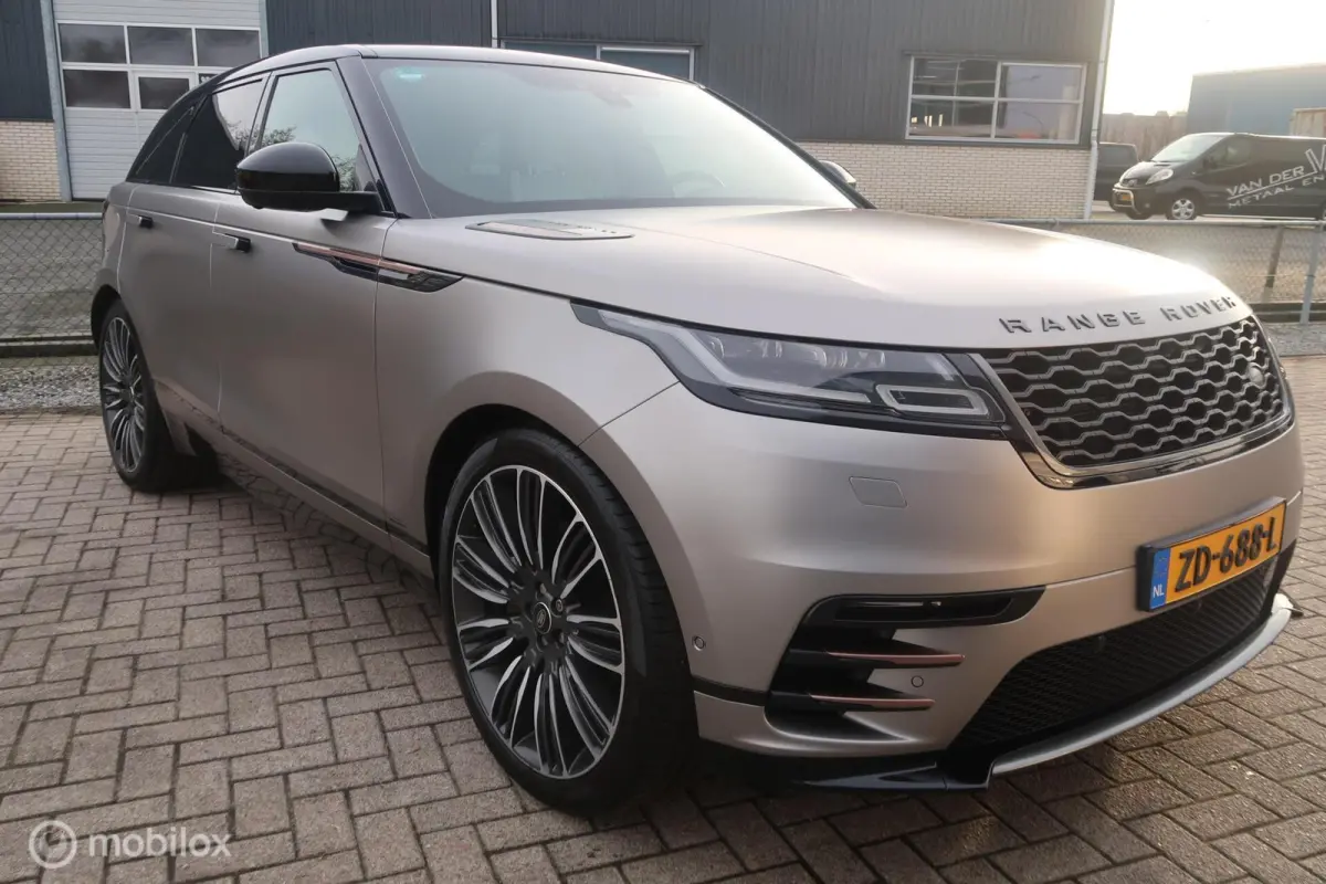 3.0 V6 AWD R-Dynamic HSE