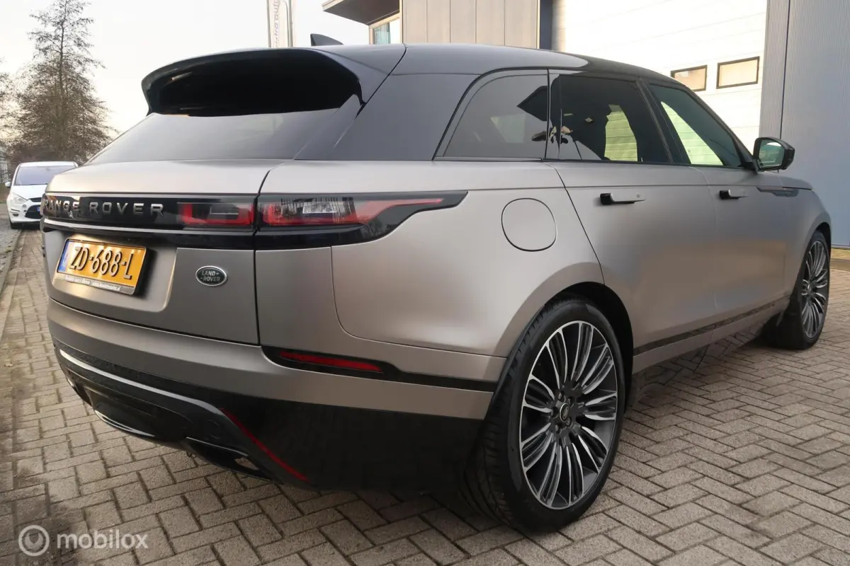3.0 V6 AWD R-Dynamic HSE