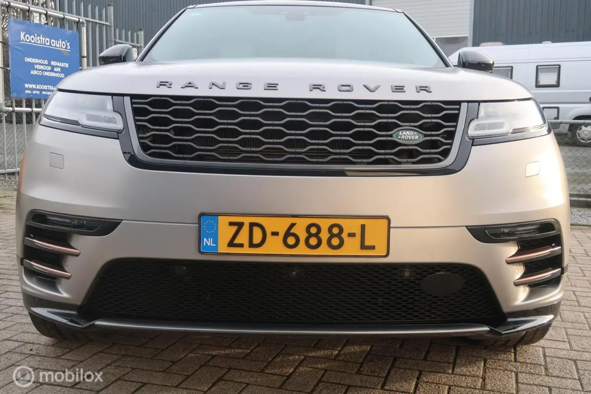 3.0 V6 AWD R-Dynamic HSE