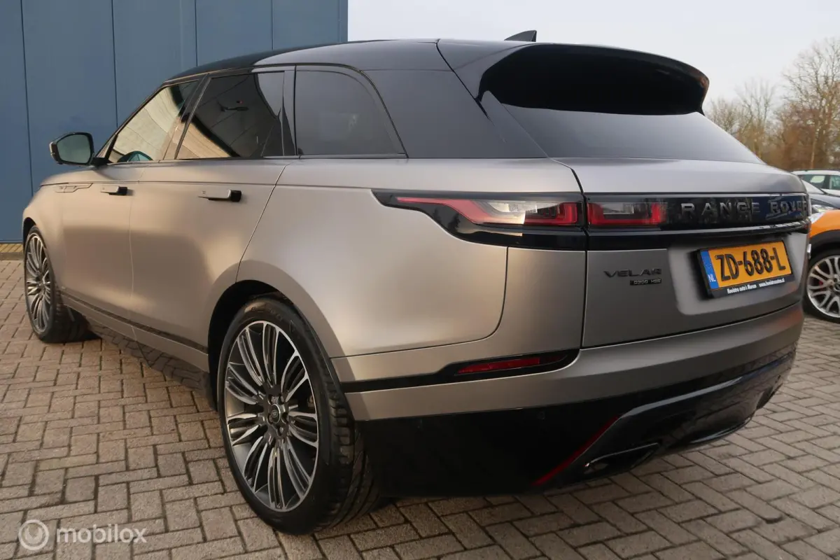 3.0 V6 AWD R-Dynamic HSE