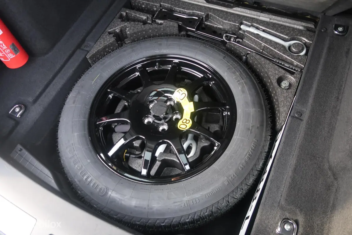 3.0 V6 AWD R-Dynamic HSE