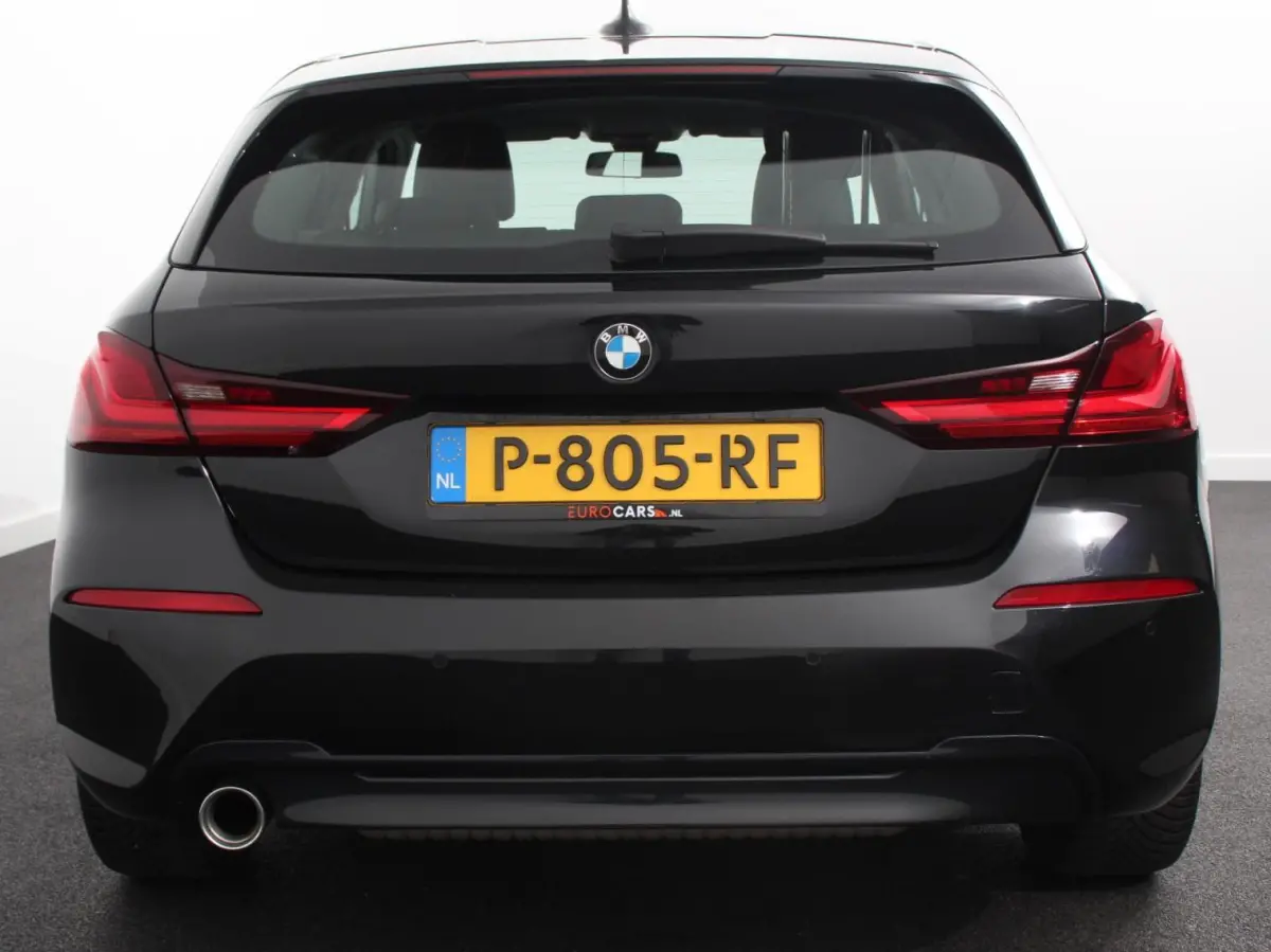118i Automaat High Executive Navigatie Cruise Control Apple Carplay Android Auto Parkeersensoren Virtual Cockpit LED Verlichting Sfeerverlichting Getinte Ramen Climate Control