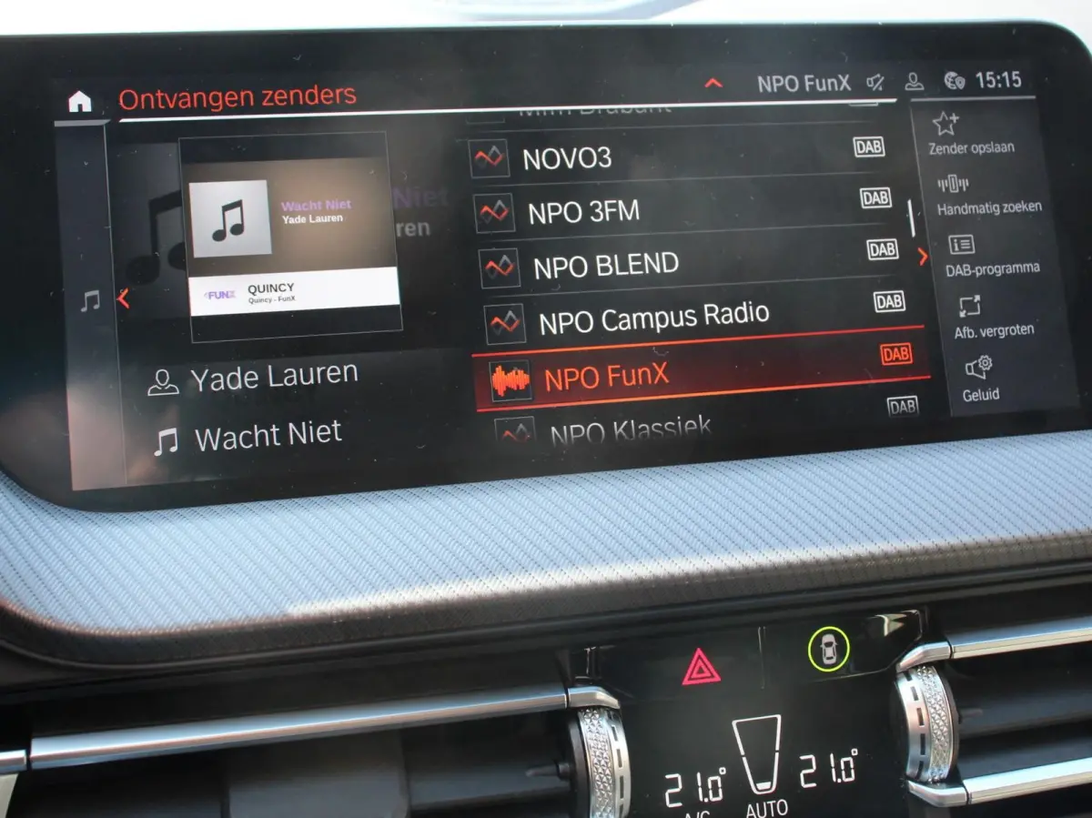 118i Automaat High Executive Navigatie Cruise Control Apple Carplay Android Auto Parkeersensoren Virtual Cockpit LED Verlichting Sfeerverlichting Getinte Ramen Climate Control