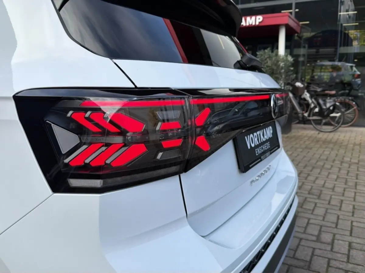 1.5 TSI DSG R-LINE TREKHAAK/CAMERA/CARPLAY/ACC/STOELVERW