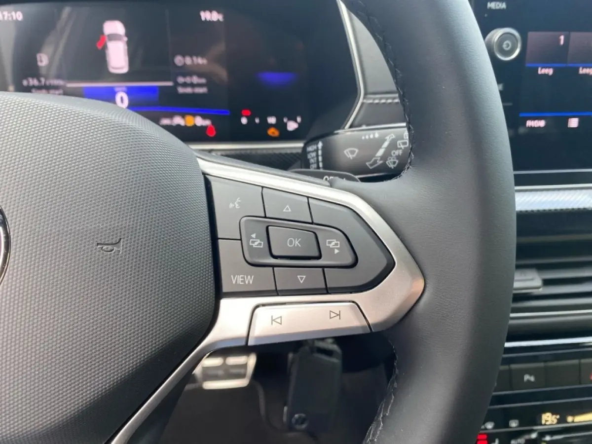 1.5 TSI DSG R-LINE TREKHAAK/CAMERA/CARPLAY/ACC/STOELVERW