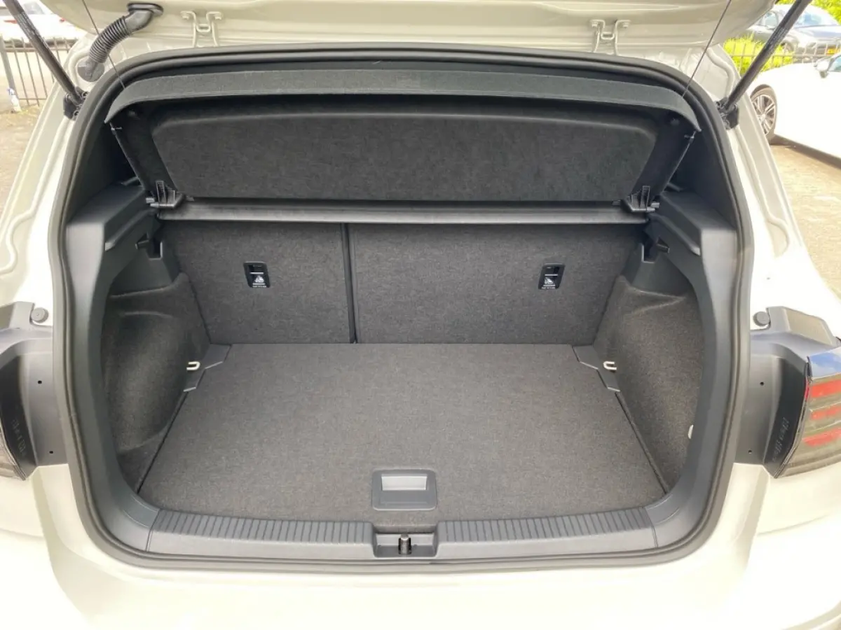 1.5 TSI DSG R-LINE TREKHAAK/CAMERA/CARPLAY/ACC/STOELVERW