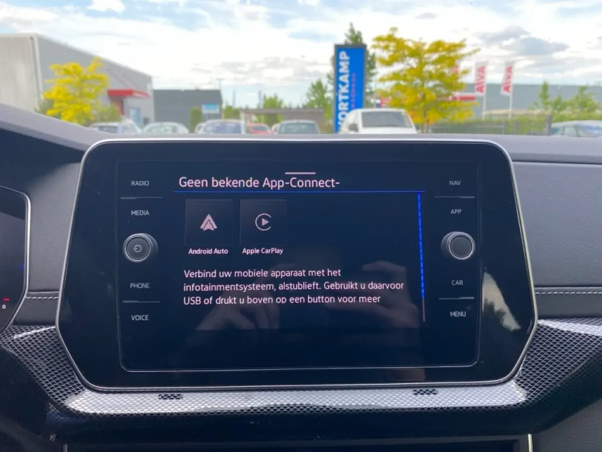 1.5 TSI DSG R-LINE TREKHAAK/CAMERA/CARPLAY/ACC/STOELVERW