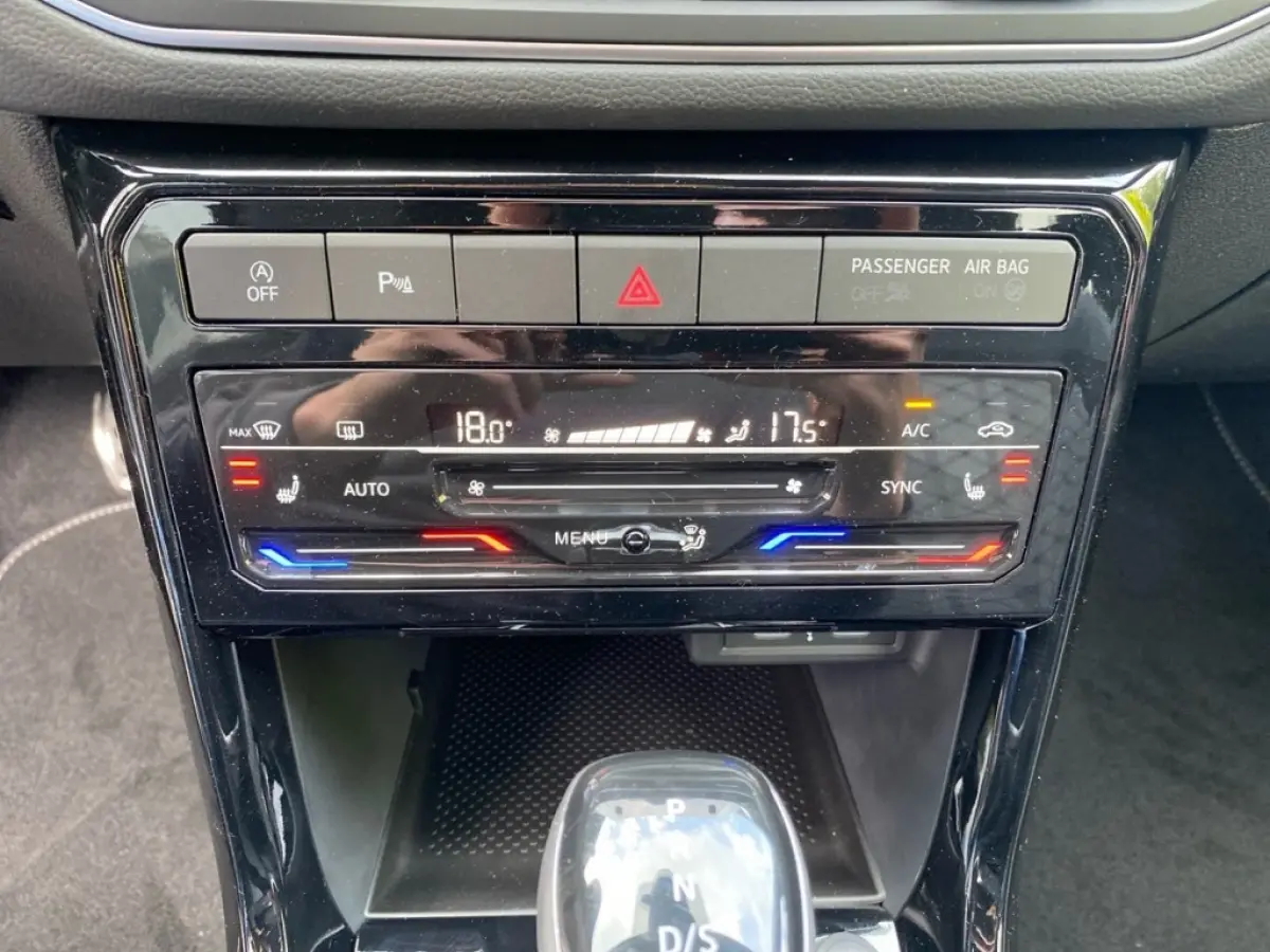 1.5 TSI DSG R-LINE TREKHAAK/CAMERA/CARPLAY/ACC/STOELVERW