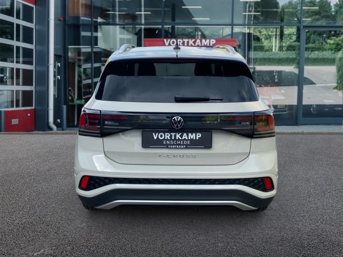 1.5 TSI DSG R-LINE TREKHAAK/CAMERA/CARPLAY/ACC/STOELVERW
