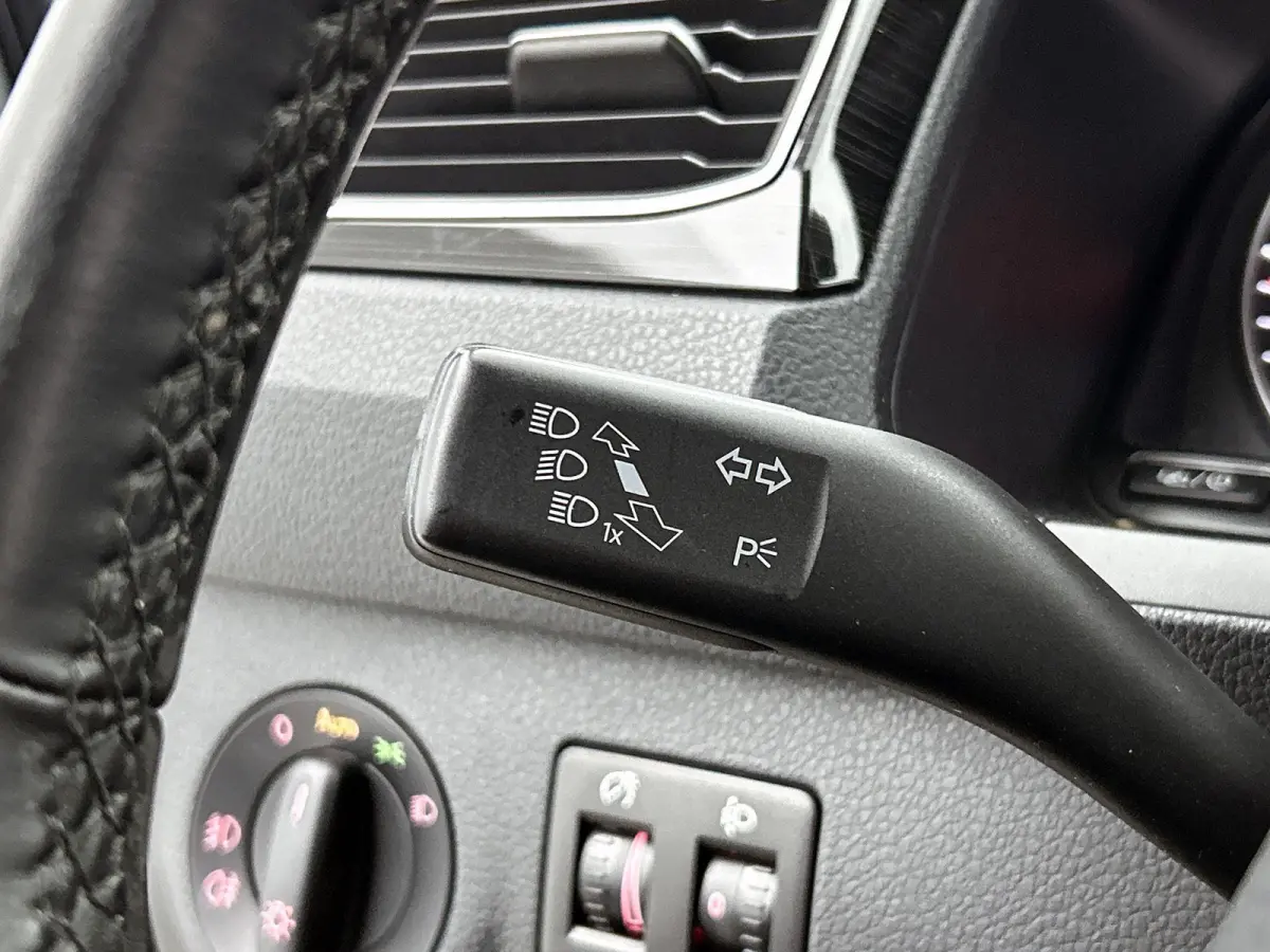 2.0 TDI L1H1 C-Edition 102PK | Automaat | Airco | Multifunctioneel stuurwiel | DAB+ | Navigatie | Parkeersensoren achter | Voorruitverwarming | Achterruitverwarming | Parkeersensoren achter 
