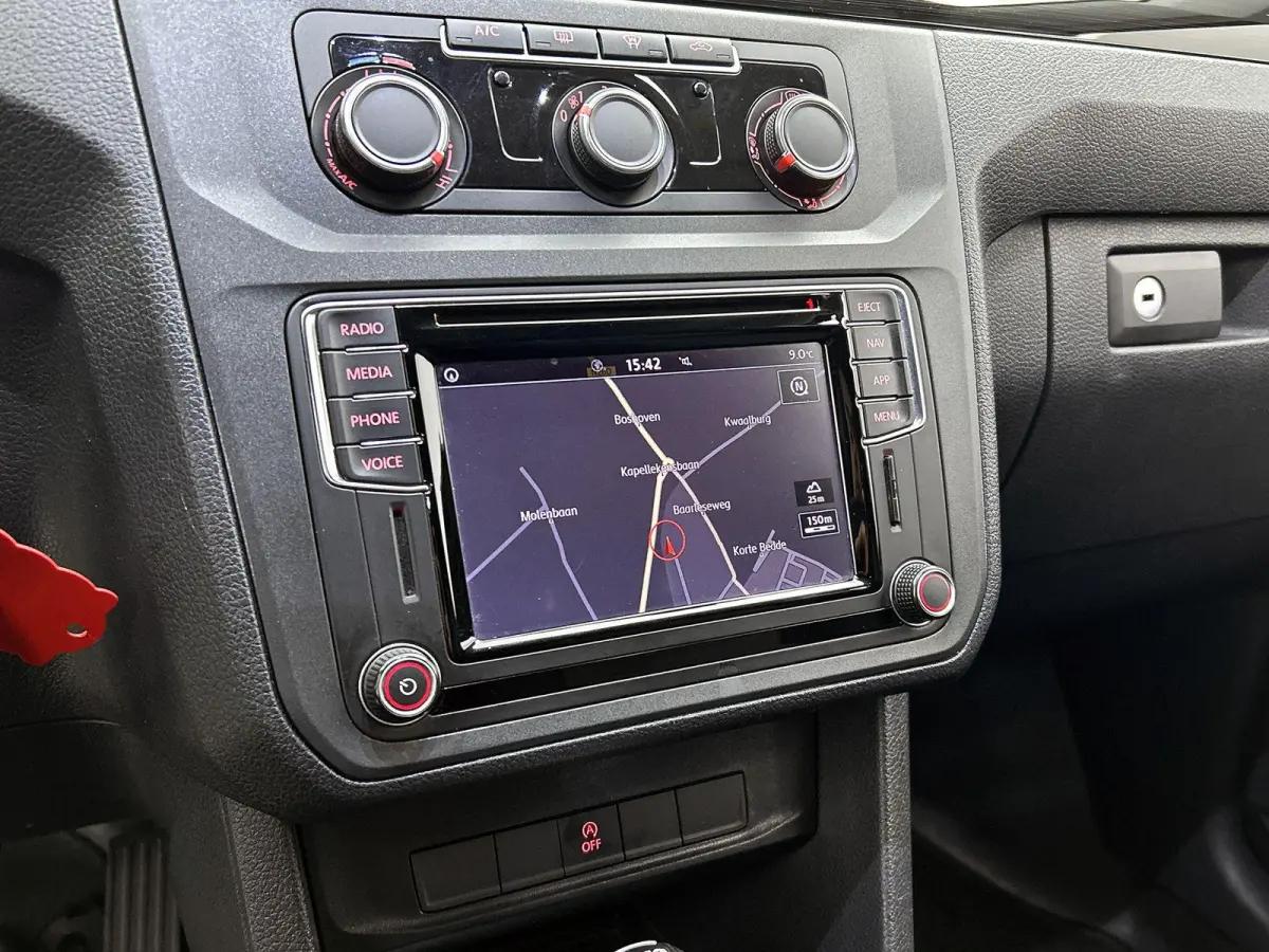 2.0 TDI L1H1 C-Edition 102PK | Automaat | Airco | Multifunctioneel stuurwiel | DAB+ | Navigatie | Parkeersensoren achter | Voorruitverwarming | Achterruitverwarming | Parkeersensoren achter 