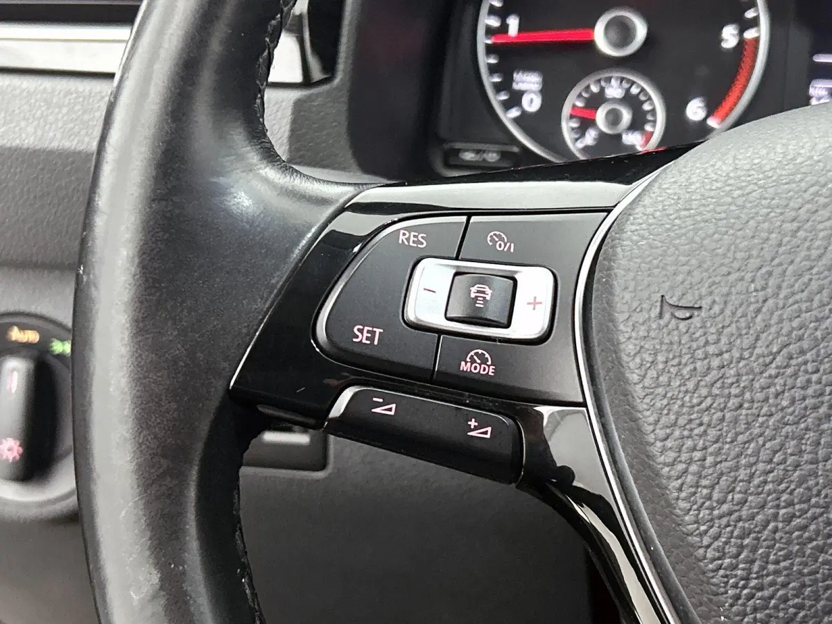2.0 TDI L1H1 C-Edition 102PK | Automaat | Airco | Multifunctioneel stuurwiel | DAB+ | Navigatie | Parkeersensoren achter | Voorruitverwarming | Achterruitverwarming | Parkeersensoren achter 