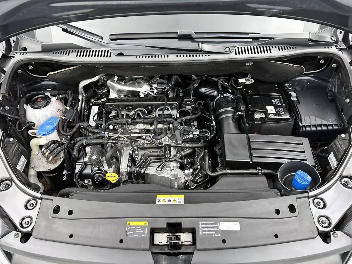 2.0 TDI L1H1 C-Edition 102PK | Automaat | Airco | Multifunctioneel stuurwiel | DAB+ | Navigatie | Parkeersensoren achter | Voorruitverwarming | Achterruitverwarming | Parkeersensoren achter 