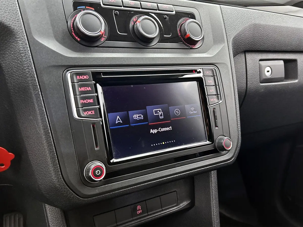 2.0 TDI L1H1 C-Edition 102PK | Automaat | Airco | Multifunctioneel stuurwiel | DAB+ | Navigatie | Parkeersensoren achter | Voorruitverwarming | Achterruitverwarming | Parkeersensoren achter 
