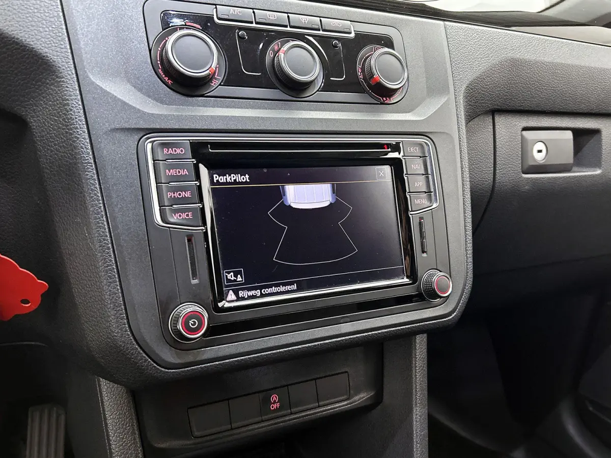 2.0 TDI L1H1 C-Edition 102PK | Automaat | Airco | Multifunctioneel stuurwiel | DAB+ | Navigatie | Parkeersensoren achter | Voorruitverwarming | Achterruitverwarming | Parkeersensoren achter 