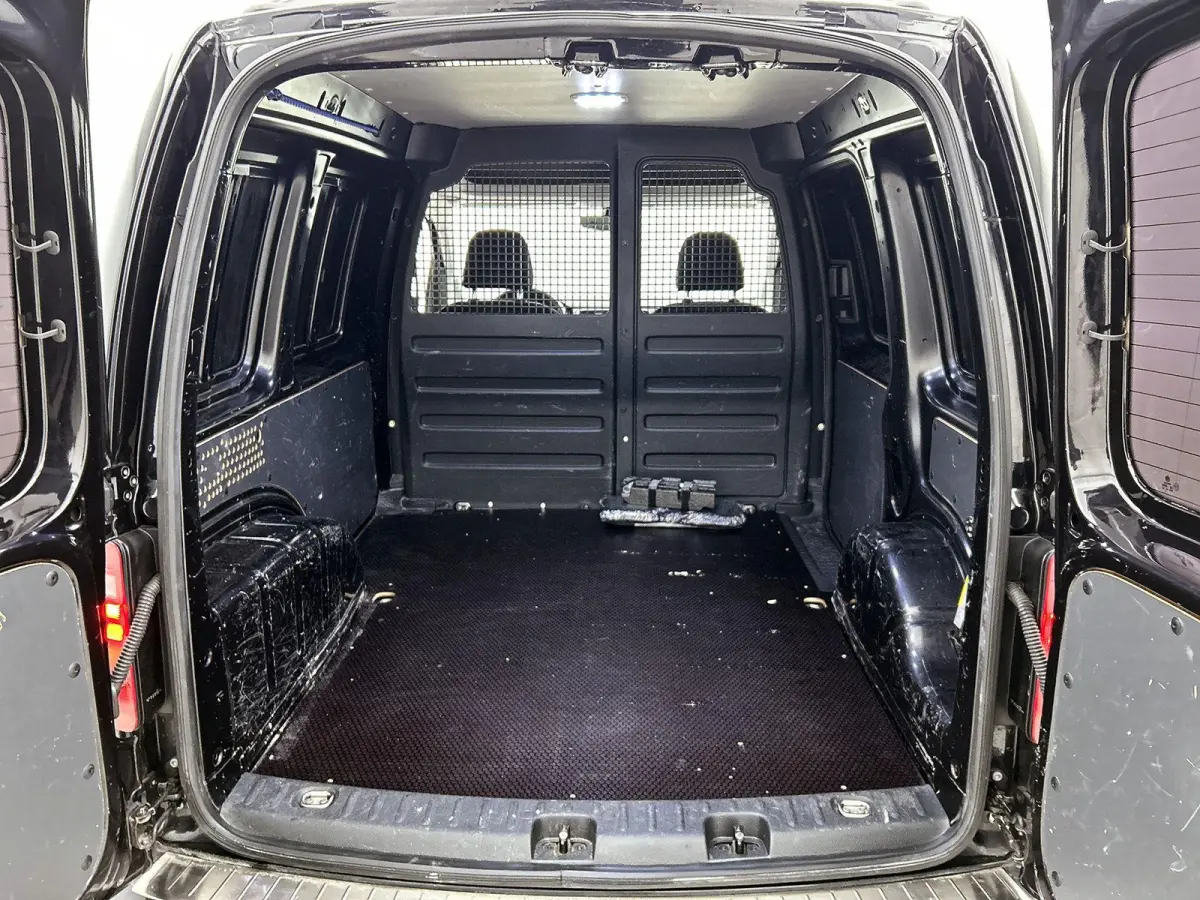 2.0 TDI L1H1 C-Edition 102PK | Automaat | Airco | Multifunctioneel stuurwiel | DAB+ | Navigatie | Parkeersensoren achter | Voorruitverwarming | Achterruitverwarming | Parkeersensoren achter 