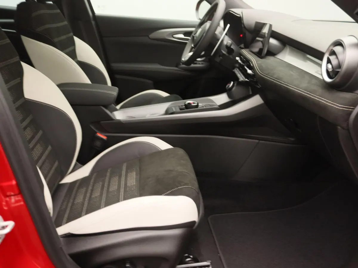 1.3 Ibrida Plug-In Q4 Sport Speciale | Panoramadak | Harman Kardon | Matrix LED | Memory Stoelen | 20" Velgen