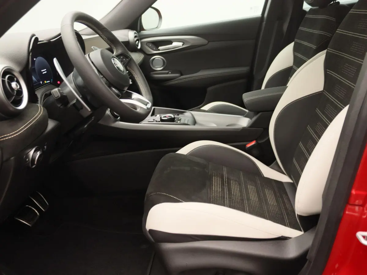 1.3 Ibrida Plug-In Q4 Sport Speciale | Panoramadak | Harman Kardon | Matrix LED | Memory Stoelen | 20" Velgen