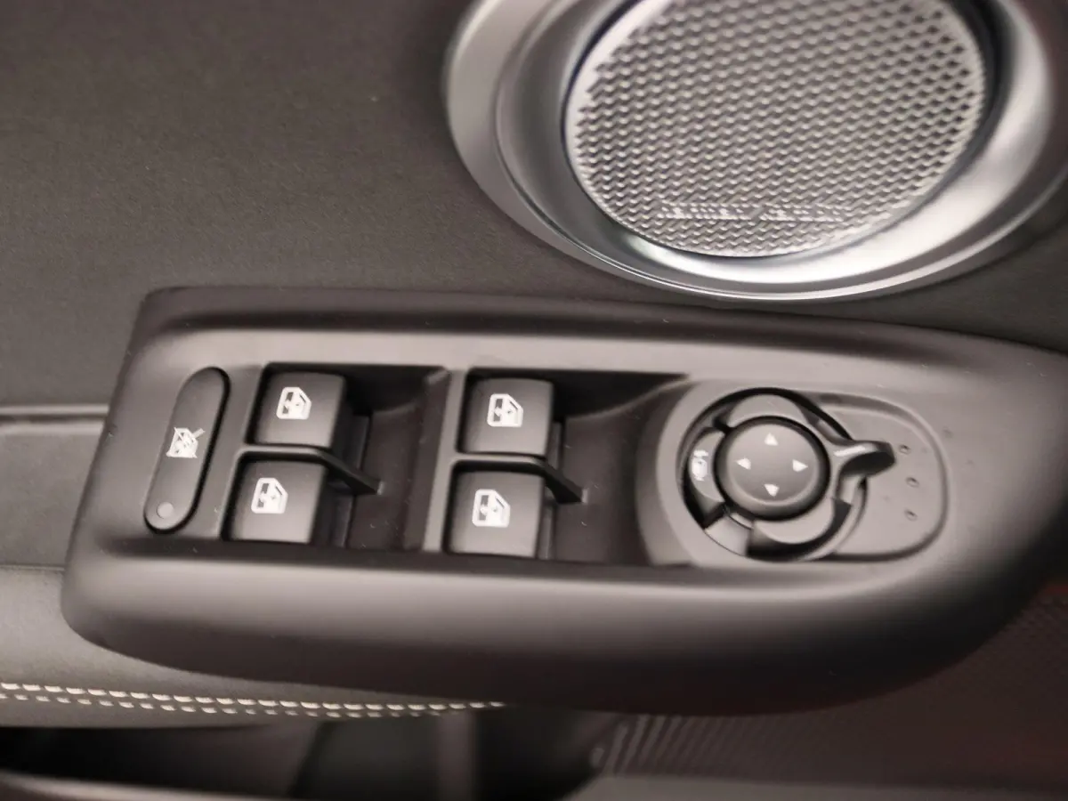 1.3 Ibrida Plug-In Q4 Sport Speciale | Panoramadak | Harman Kardon | Matrix LED | Memory Stoelen | 20" Velgen
