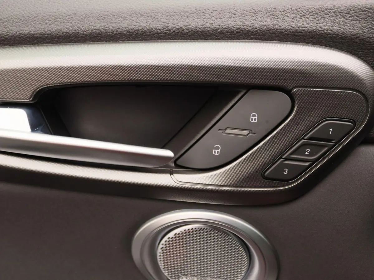 1.3 Ibrida Plug-In Q4 Sport Speciale | Panoramadak | Harman Kardon | Matrix LED | Memory Stoelen | 20" Velgen