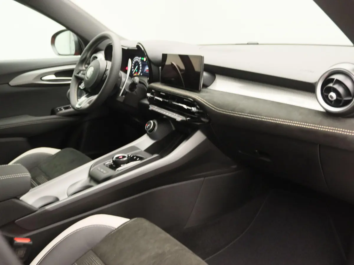 1.3 Ibrida Plug-In Q4 Sport Speciale | Panoramadak | Harman Kardon | Matrix LED | Memory Stoelen | 20" Velgen