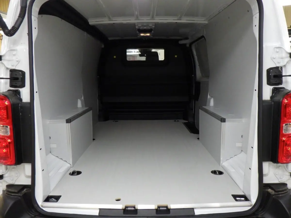 2.0 Diesel 145 L3 PRIJS INCL REST BPM!! | NAVI | DIGITALE BINNENSPIEGEL | BETIMMERING LAADRUIMTE | NIEUW!