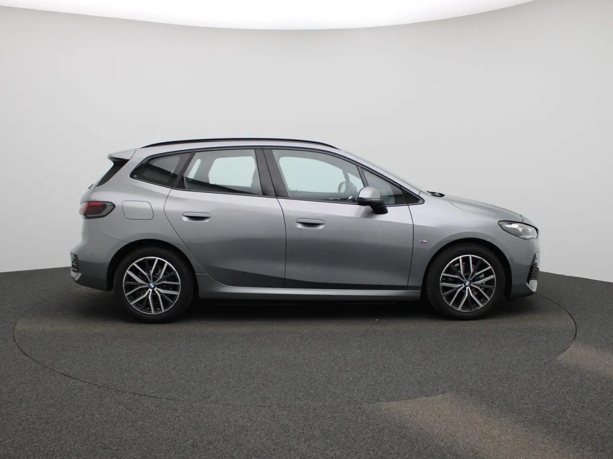 218i M-Sport AUTOMAAT | Carplay | Camera | CruiseControl | Stoelverwarming | Navigatie | M-Pakket |