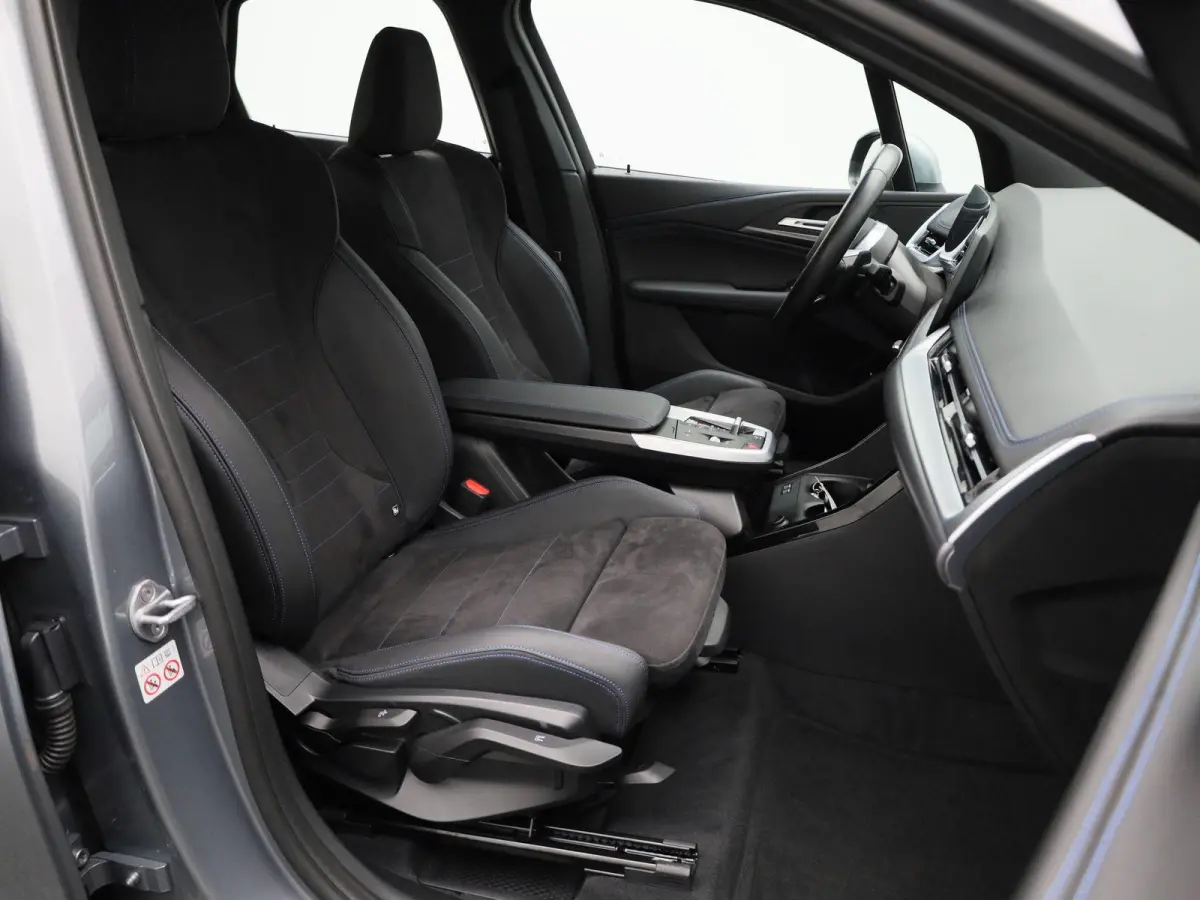 218i M-Sport AUTOMAAT | Carplay | Camera | CruiseControl | Stoelverwarming | Navigatie | M-Pakket |