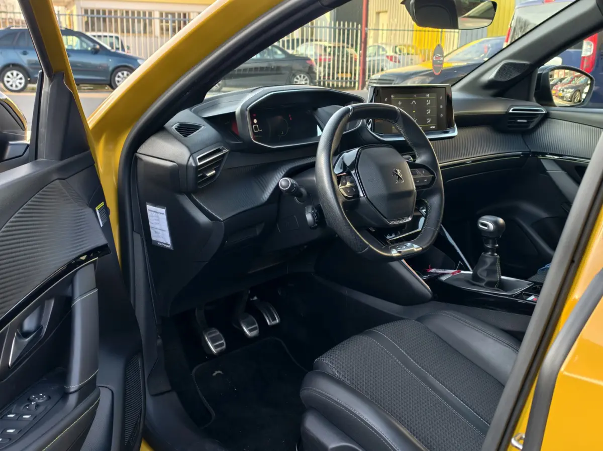 1.2 PureTech GT-Line / LAGE KM ! / FULL OPTION /