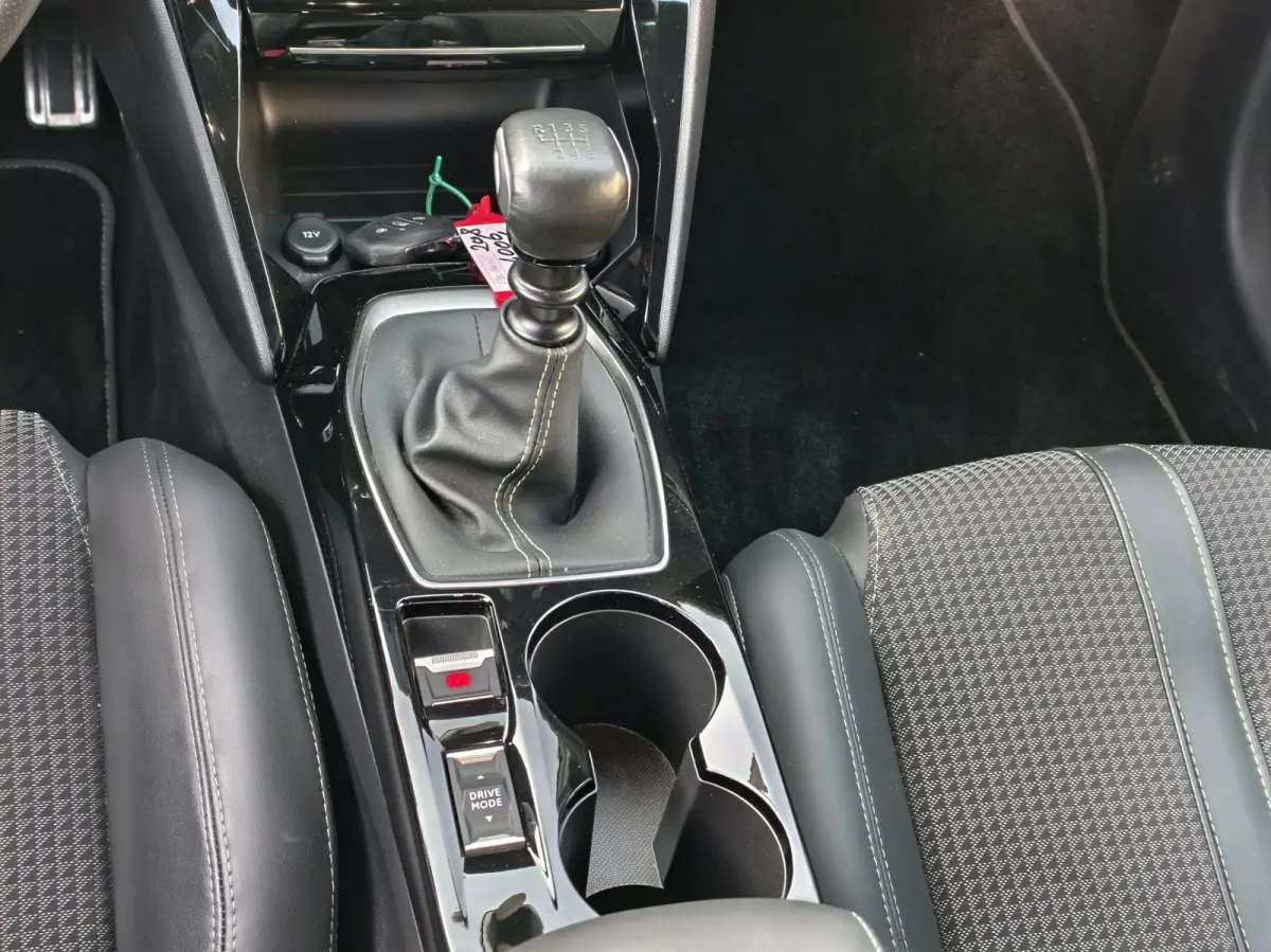1.2 PureTech GT-Line / LAGE KM ! / FULL OPTION /