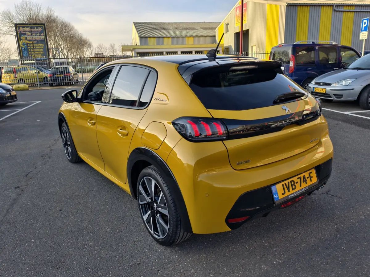 1.2 PureTech GT-Line / LAGE KM ! / FULL OPTION /