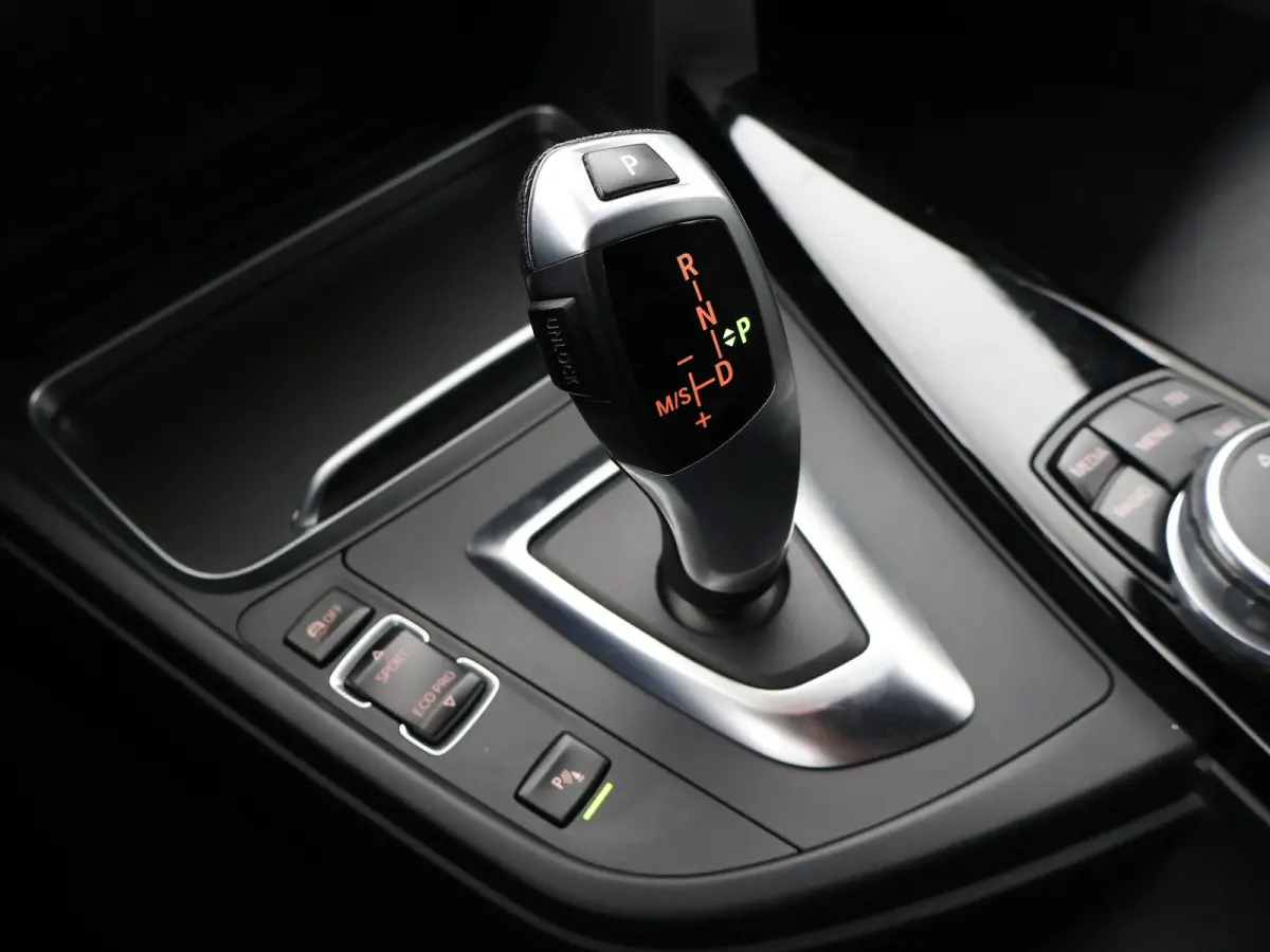 320D 163 PK EDE + WEGKL. TREKHAAK | HARMAN/KARDON | EURO 6 | LEDER SPORTINTERIEUR