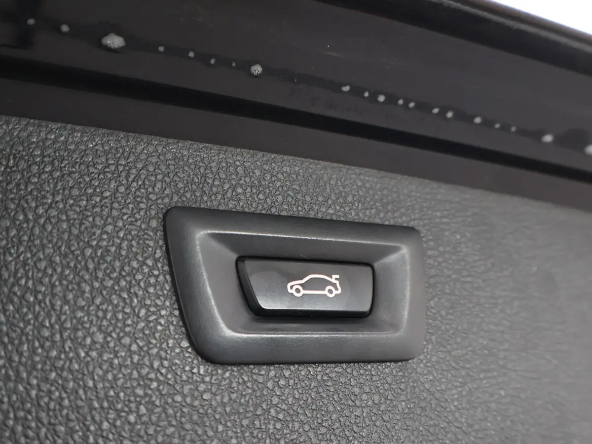 320D 163 PK EDE + WEGKL. TREKHAAK | HARMAN/KARDON | EURO 6 | LEDER SPORTINTERIEUR