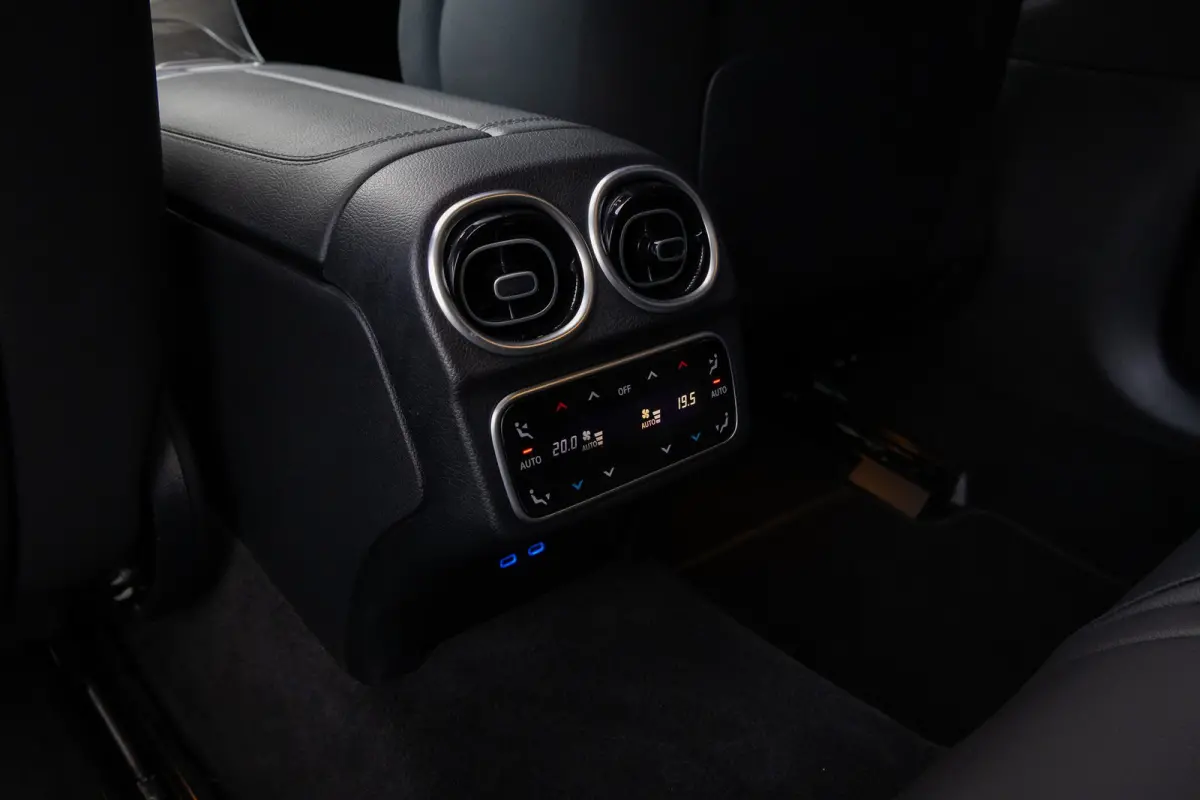 300 e AMG Line | Burmester 3D | Head Up Display | Origineel Nederlands! | Pano-dak | 360 Camera | Memory stoelen | Leder | Adapt. Cruise | Laser LED | 4-season banden |
