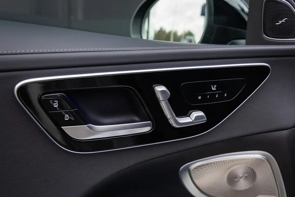 300 e AMG Line | Burmester 3D | Head Up Display | Origineel Nederlands! | Pano-dak | 360 Camera | Memory stoelen | Leder | Adapt. Cruise | Laser LED | 4-season banden |