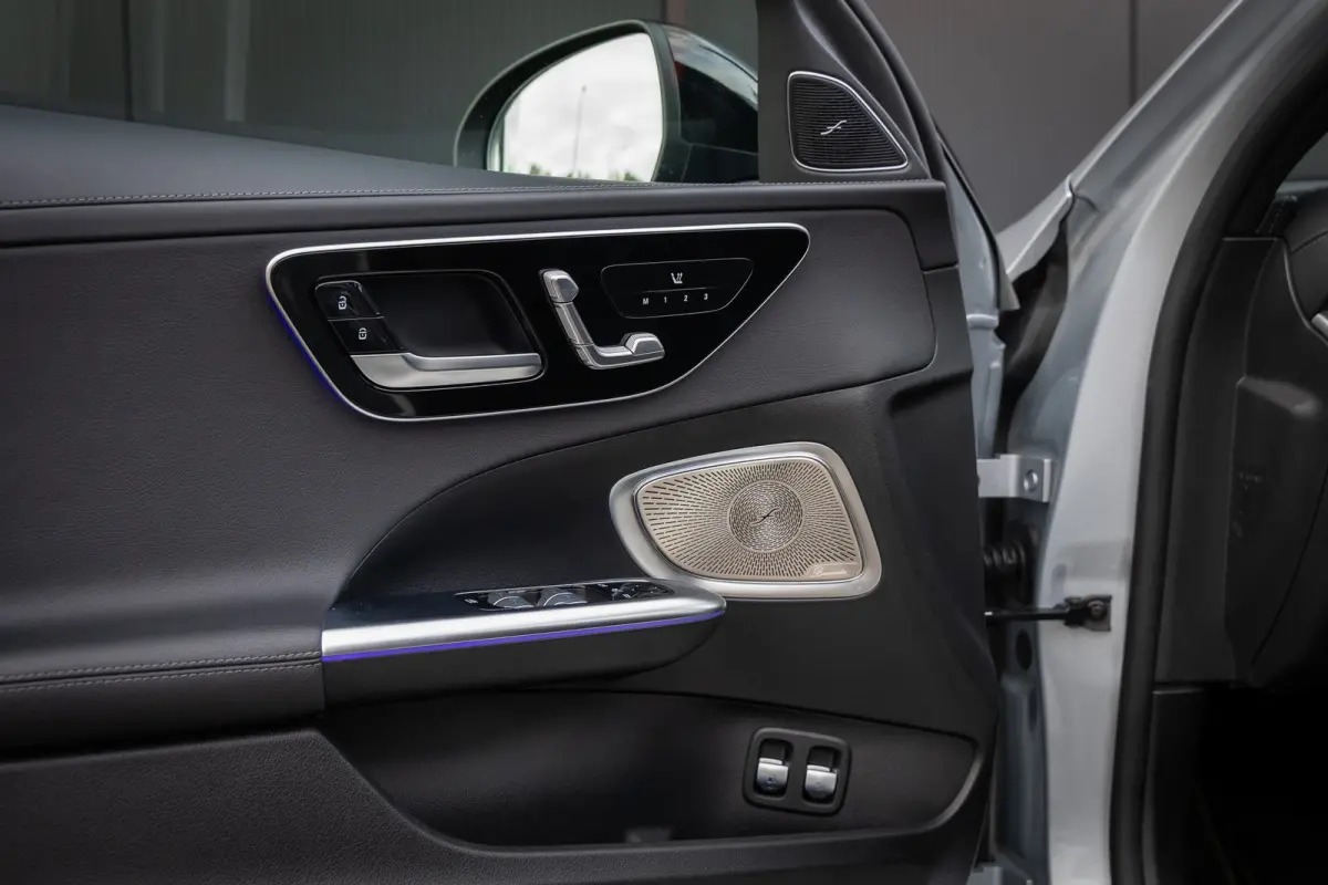 300 e AMG Line | Burmester 3D | Head Up Display | Origineel Nederlands! | Pano-dak | 360 Camera | Memory stoelen | Leder | Adapt. Cruise | Laser LED | 4-season banden |